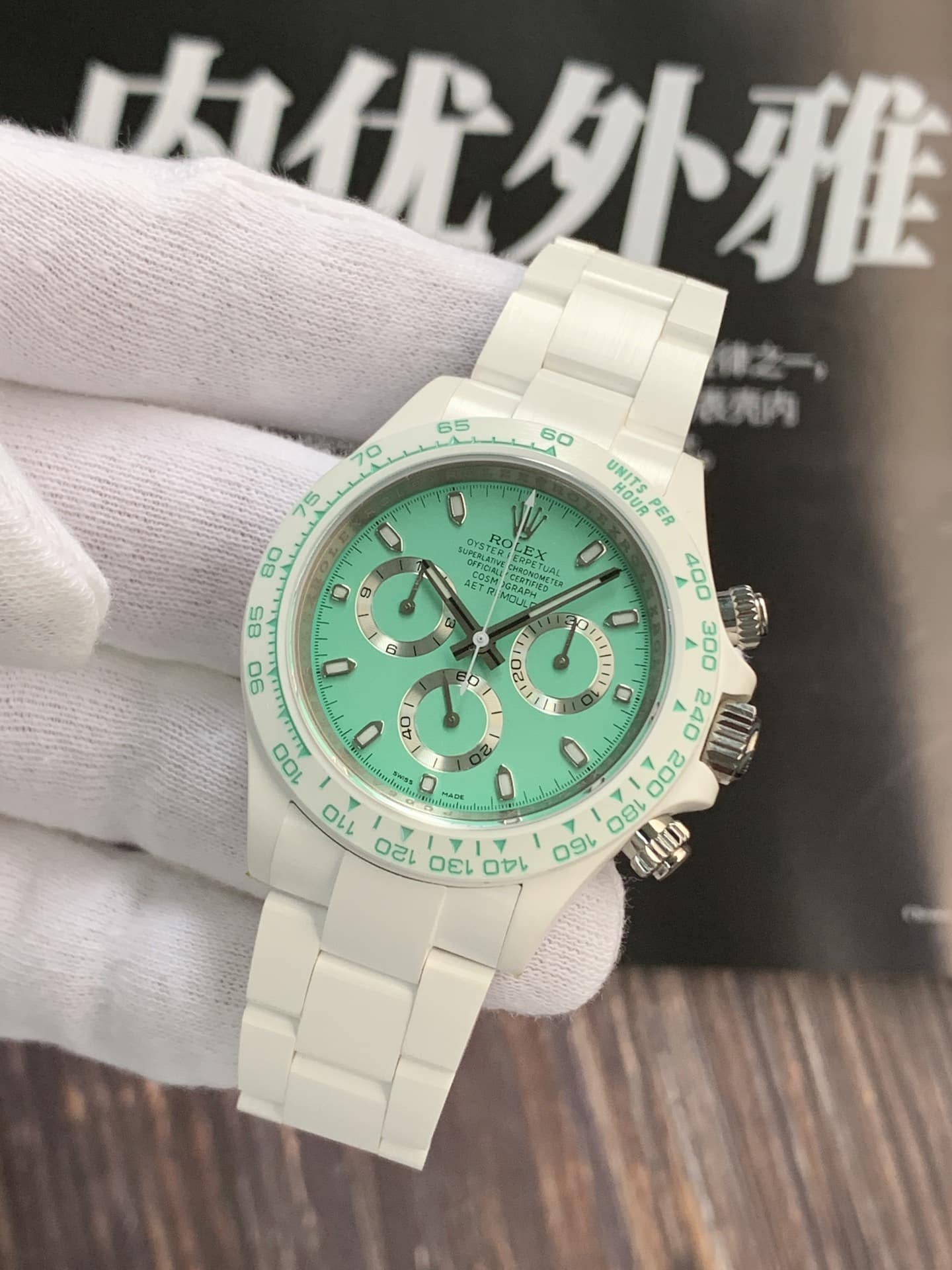 AET厂劳力士男士迪通拿计时一比一顶级复刻手表绿盘陶瓷款正面实拍图