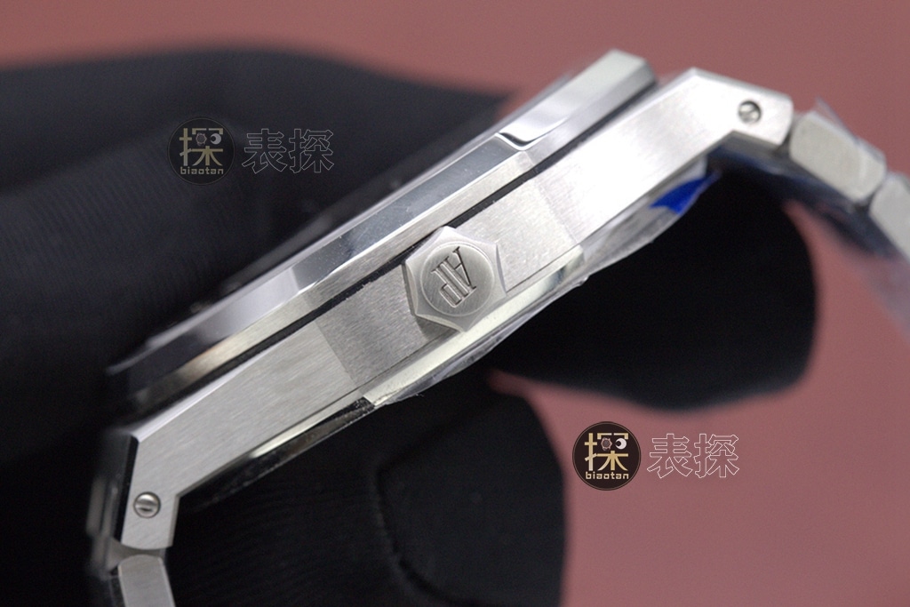 APS皇家橡树爱彼1:1复刻手表黑盘钢带款15510ST.OO.1320ST.07侧面图