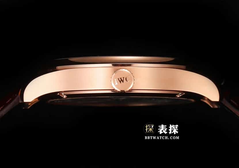 葡萄牙万国1:1复刻手表白盘陀飞轮玫瑰金皮带款IW545801侧面实拍图