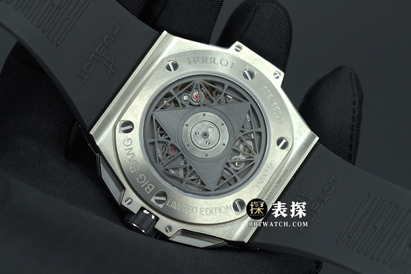 BBF厂BIG BANG宇舶1:1复刻手表黑盘橡胶款418.NX.1107.RX.MXM19背面实拍图