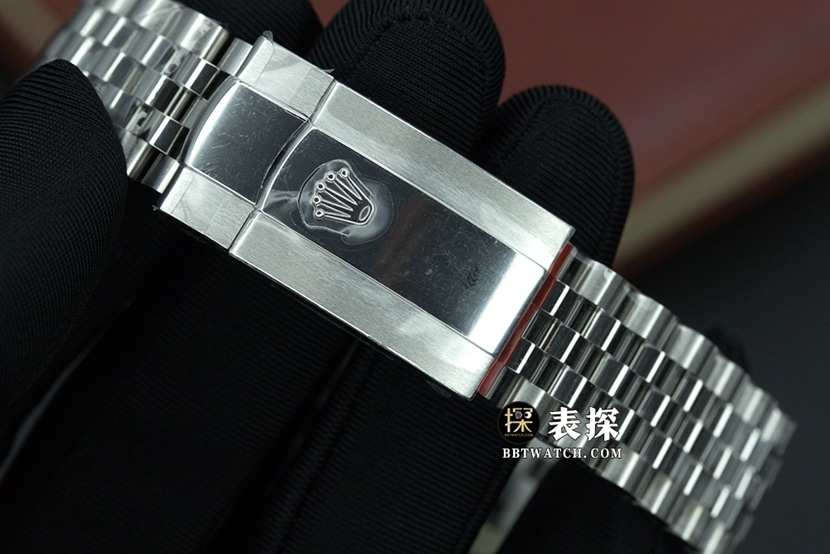 VS日志型劳力士1:1复刻手表夜光绿盘钢带款m126334-0028表带实拍图