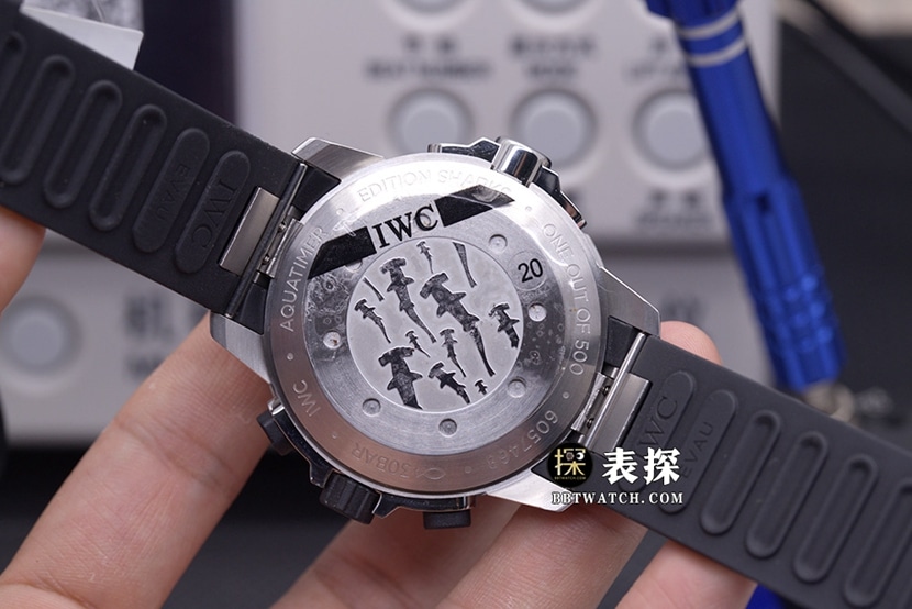 BT厂海洋时计万国1:1复刻手表夜光岩灰色熊猫盘橡胶款IW379506背面实拍图