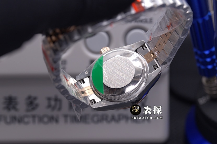 EW厂日志型劳力士1:1复刻手表黑盘间金钢带款m126231-0019背面实拍图