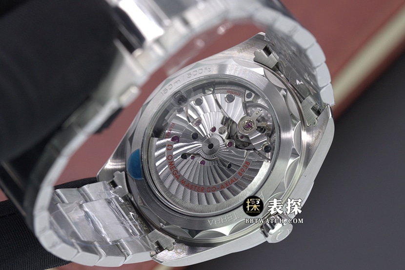 VS厂海马欧米茄1:1复刻手表蓝盘世界时钢带款220.10.43.22.03.001背面实拍图