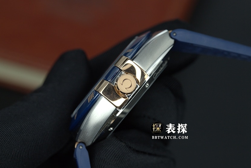 VS星座欧米茄1:1复刻手表蓝盘皮带款131.23.41.21.03.001侧面实拍图