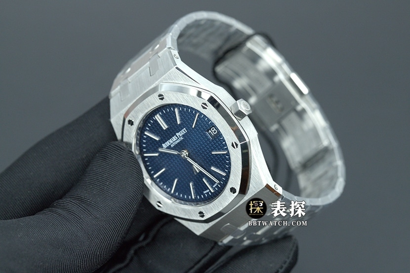 APS皇家橡树爱彼1:1复刻手表夜光深蓝盘钢带款15202ST.OO.1240ST.01正面实拍图