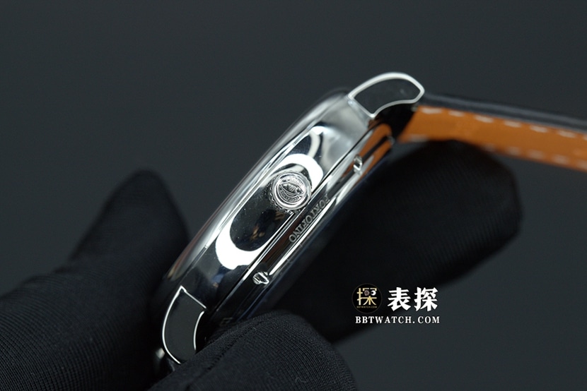 TWA柏涛菲诺万国1:1复刻手表蓝盘皮带款侧面实拍图