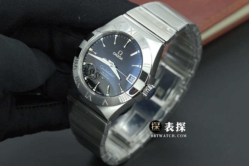 VS星座欧米茄1:1复刻手表黑盘钢带款123.10.38.21.01.001正面实拍图