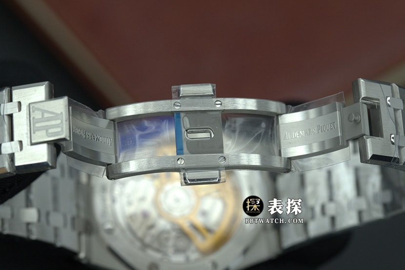 APS厂皇家橡树爱彼1:1复刻手表黑盘钢带款15500ST.OO.1220ST.03表扣实拍图
