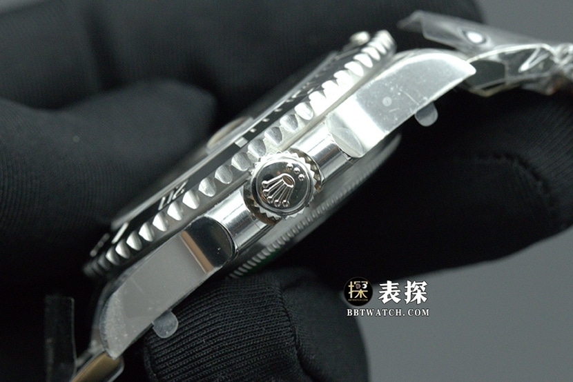 C厂潜航者劳力士1:1复刻手表夜光黑盘钢带款m126610ln-0001、116610LN-0001侧面实拍图