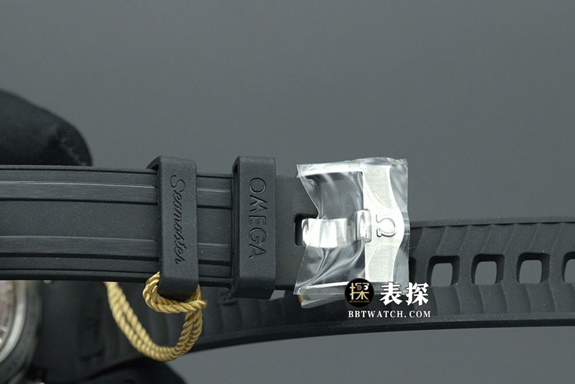 VS厂海马欧米茄1:1复刻手表夜光黑盘波纹图案⁠橡胶款210.22.42.20.01.001表扣实拍图