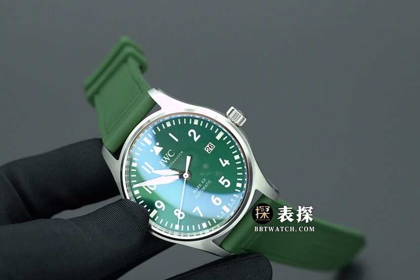 M+葡萄牙万国1:1复刻手表夜光绿盘橡胶款IW328205整体实拍图