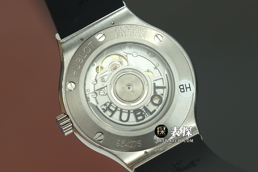 HB厂经典融合宇舶1:1复刻手表黑盘橡胶款565.NX.1171.RX背面实拍图