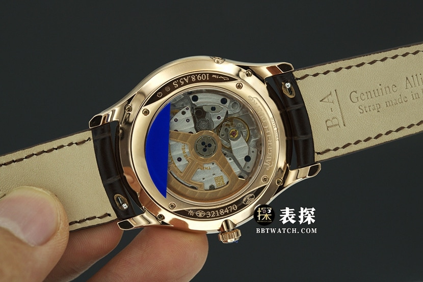 APS厂大师积家1:1复刻手表蛋壳黄盘玫瑰金月相皮带款1362511背面实拍图