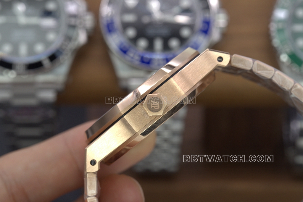 爱彼1:1超级克隆手表BBR皇家橡树陀飞轮26530OR.OO.1220OR.01厚度