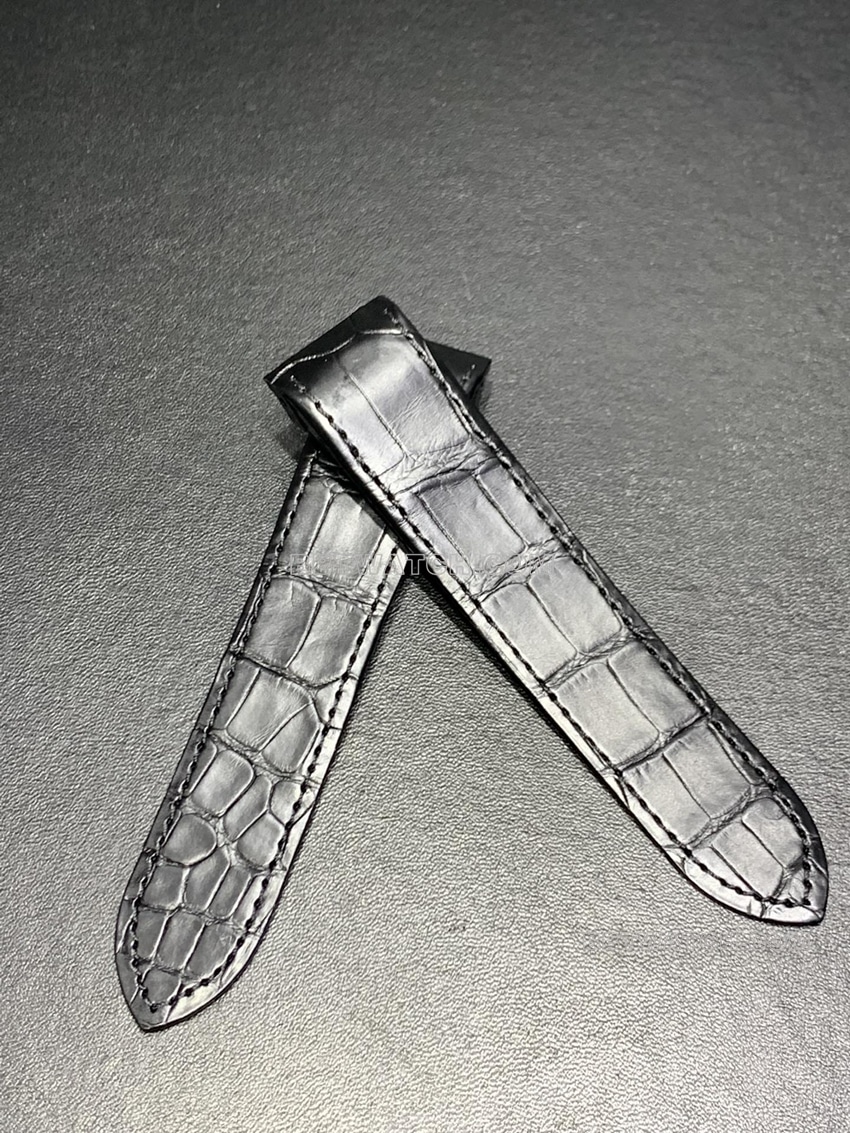 卡地亚山度士系列W20106X8专用鳄鱼皮表带