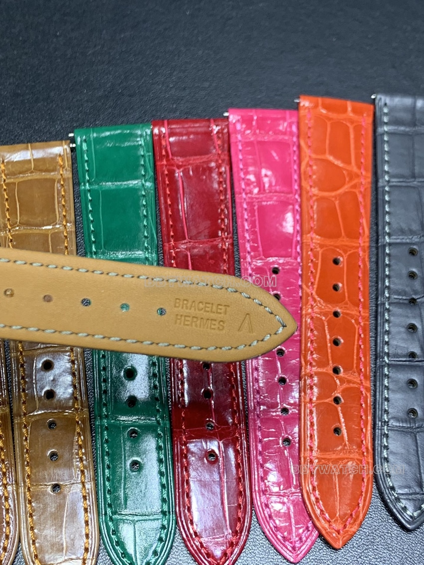 Hermès HEUREH W053843WW00 Specialized Alligator Strap