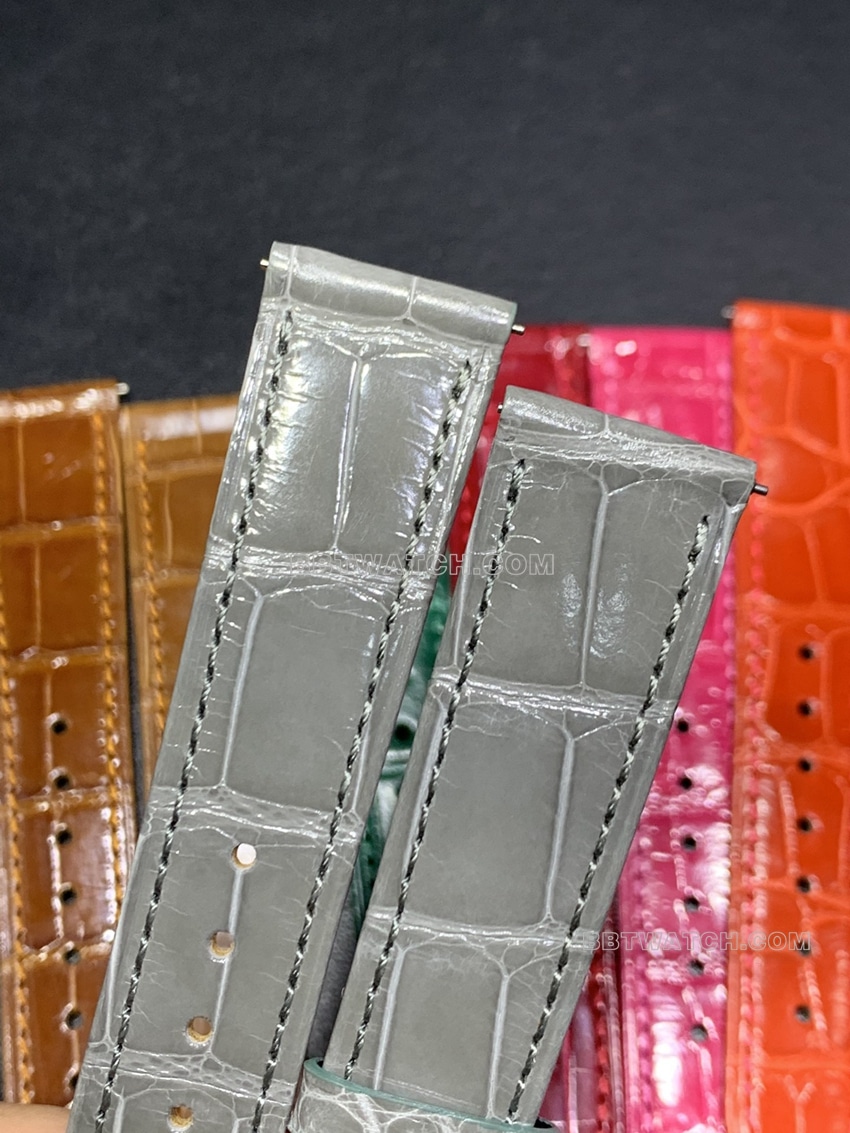 Hermès HEUREH W053843WW00 Specialized Alligator Strap