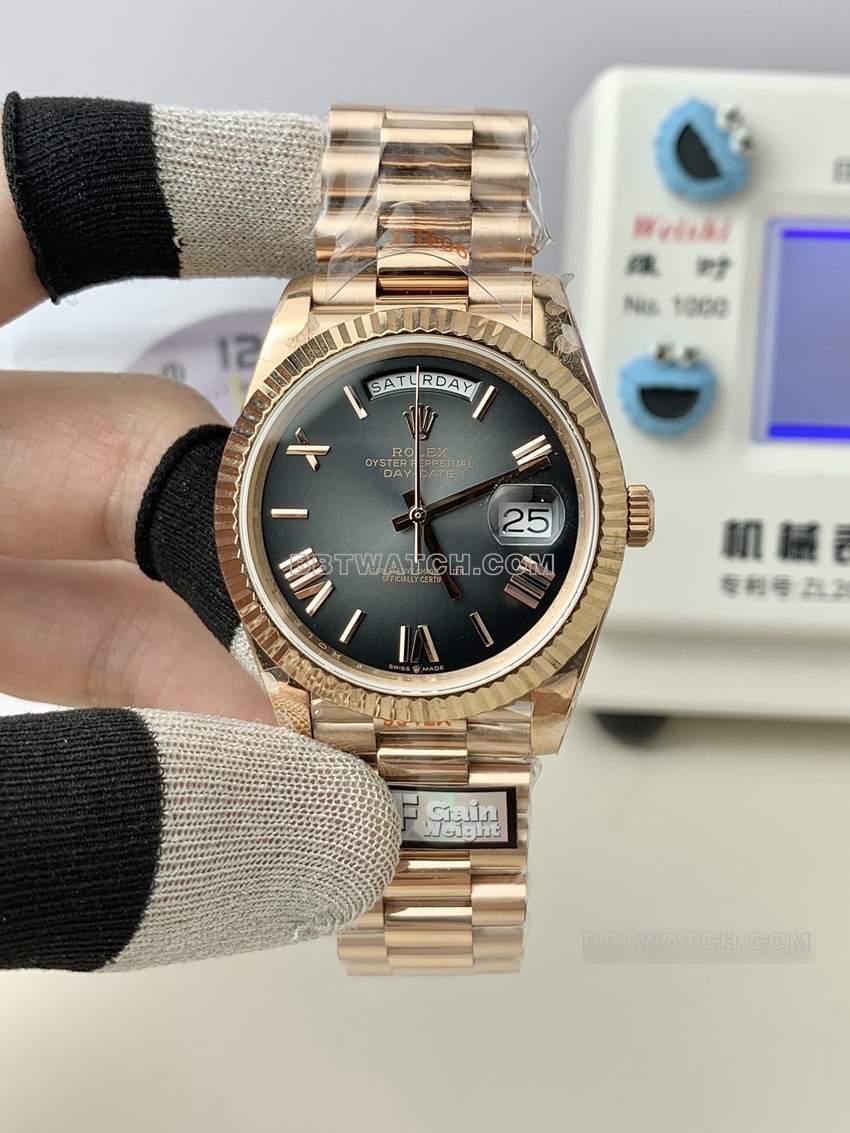 QF厂劳力士星期日历型一比一超A精仿渐变石板灰盘m228235-0055正面实拍图