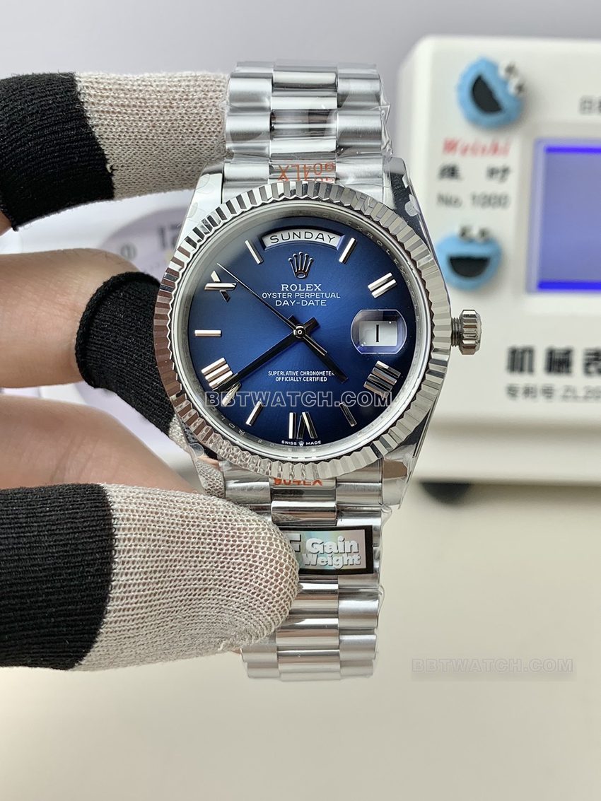 QF厂劳力士星期日历型超A高仿渐变蓝盘m228239-0076正面实拍图