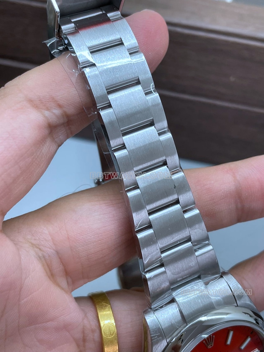 VS厂劳力士蚝式恒动超A高仿2024新款41mm红盘m124300-0007表带实拍图