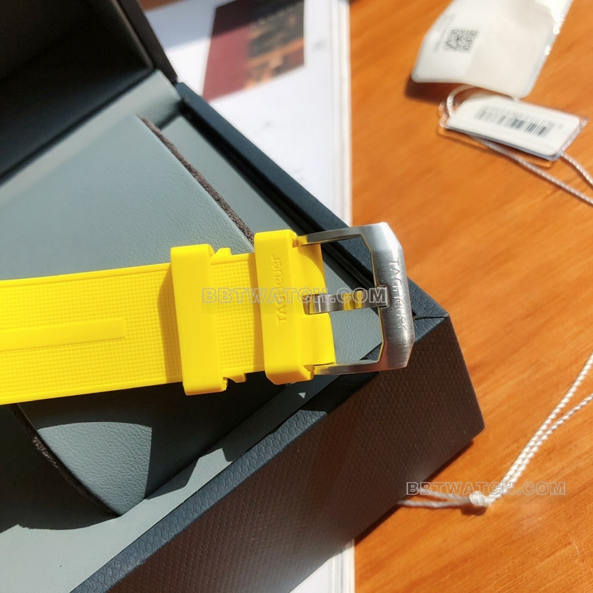 泰格豪雅F1顶级一比一高仿黄盘计时CAZ101AM.FT8054表扣实拍图