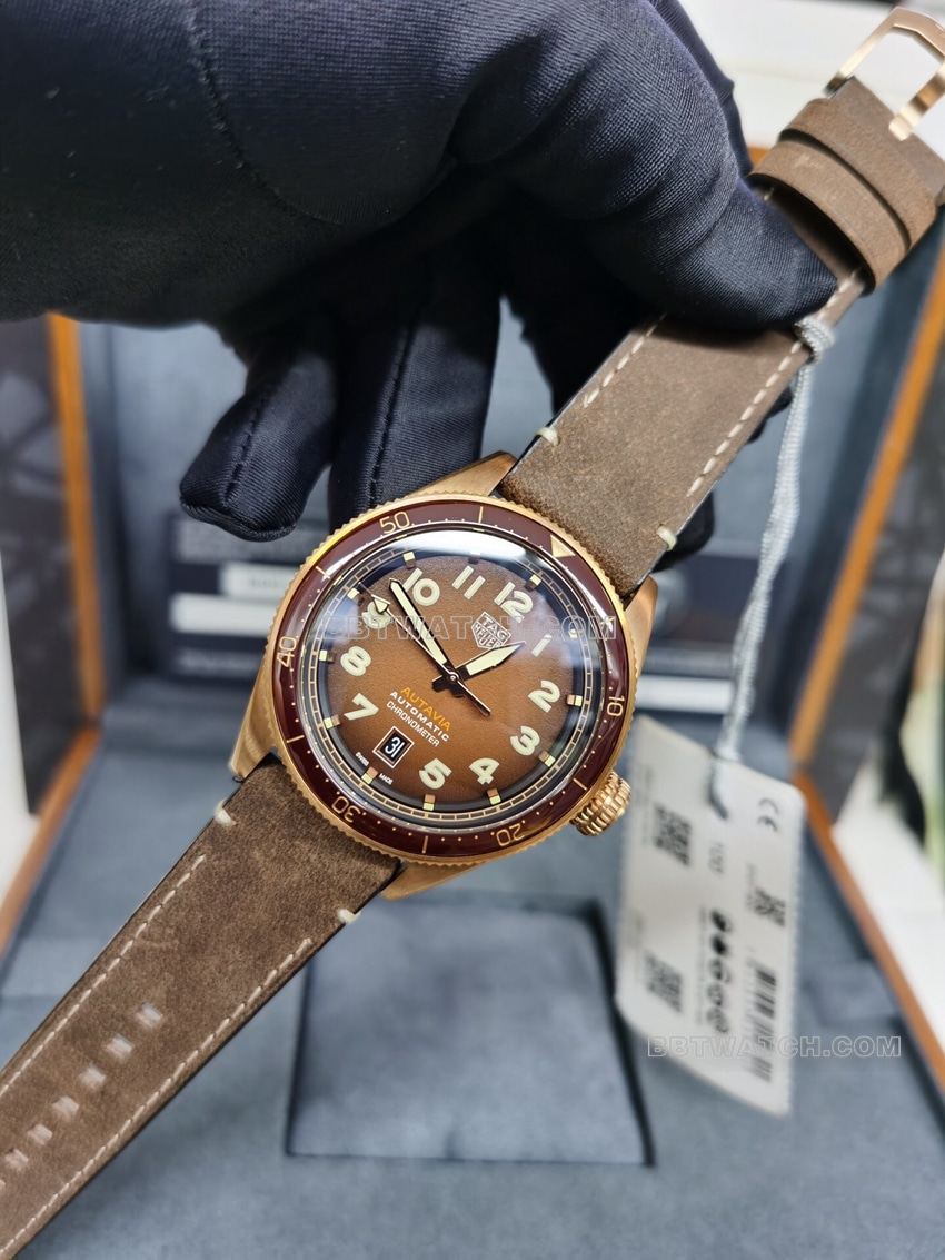 原单泰格豪雅顶级一比一精仿棕盘青铜WBE5191.FC8276正面实拍图