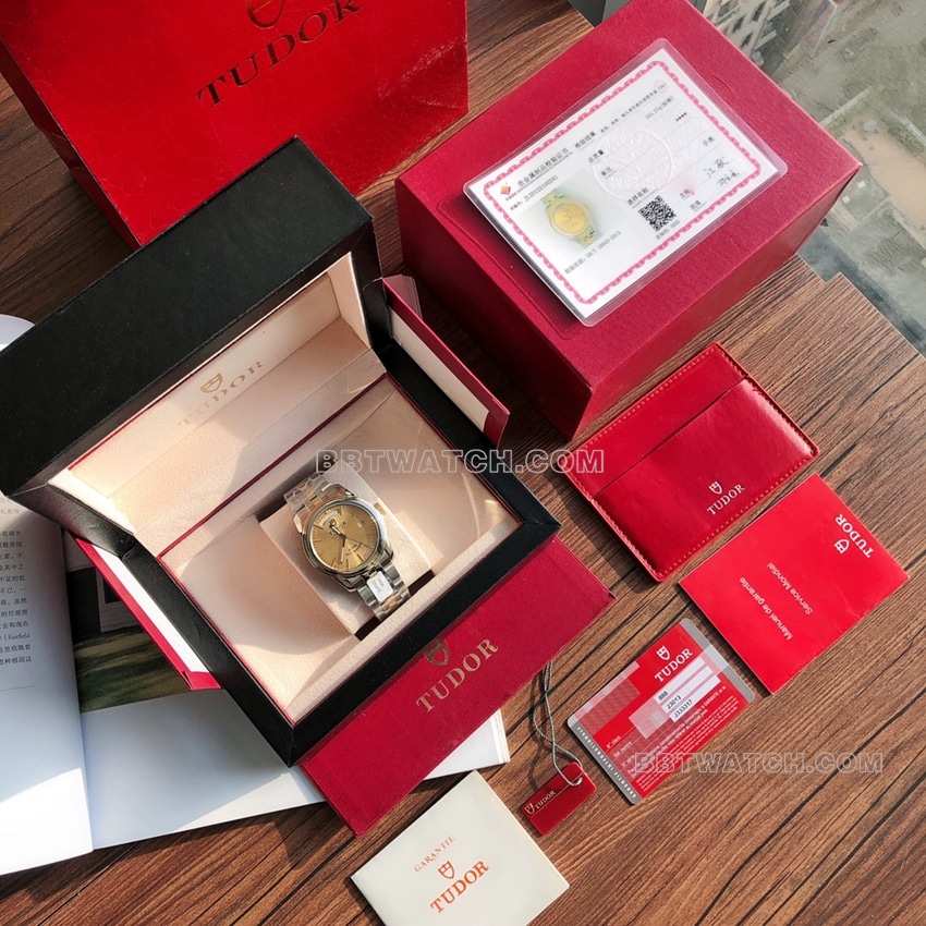 原单帝舵骏珏一比一顶级复刻金盘间金钢带款M56003-0005正面实拍图