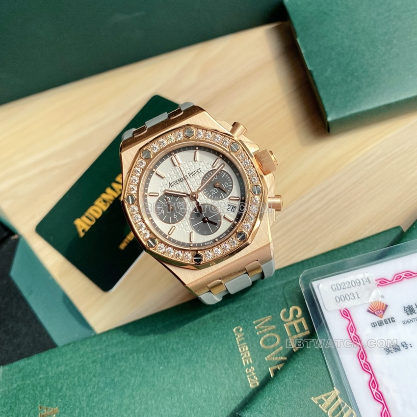 原单爱彼皇家橡树离岸型一比一超A高仿银灰盘玫瑰金钻圈计时26231OR正面实拍图
