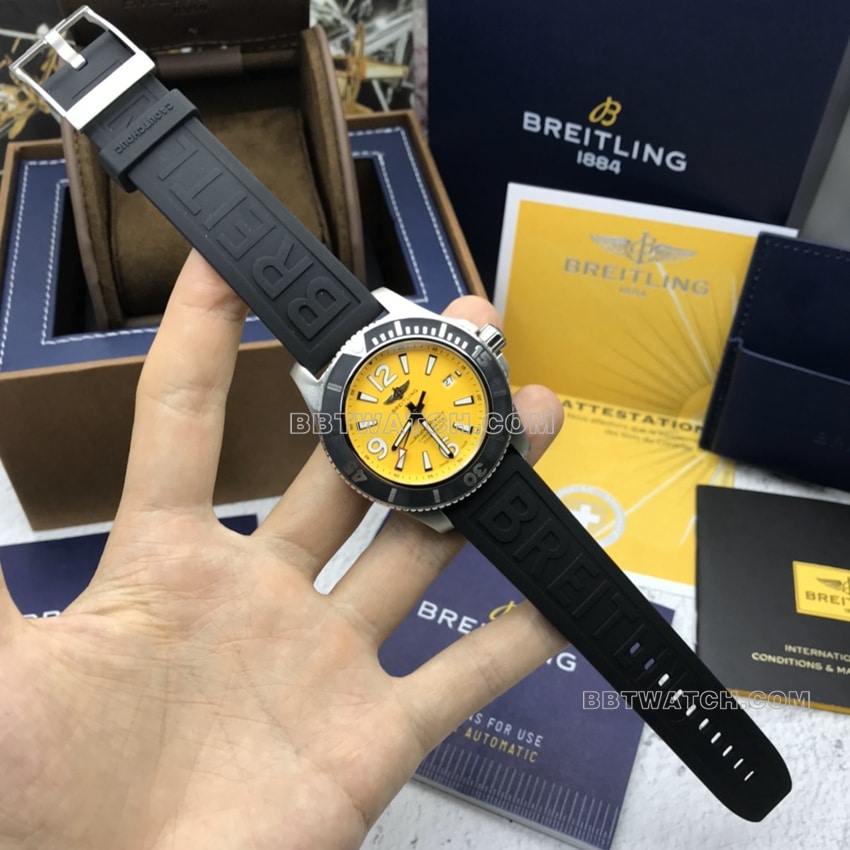 原单百年灵超级海洋顶级一比一精仿黄盘橡胶款A17367021I1S2正面实拍图