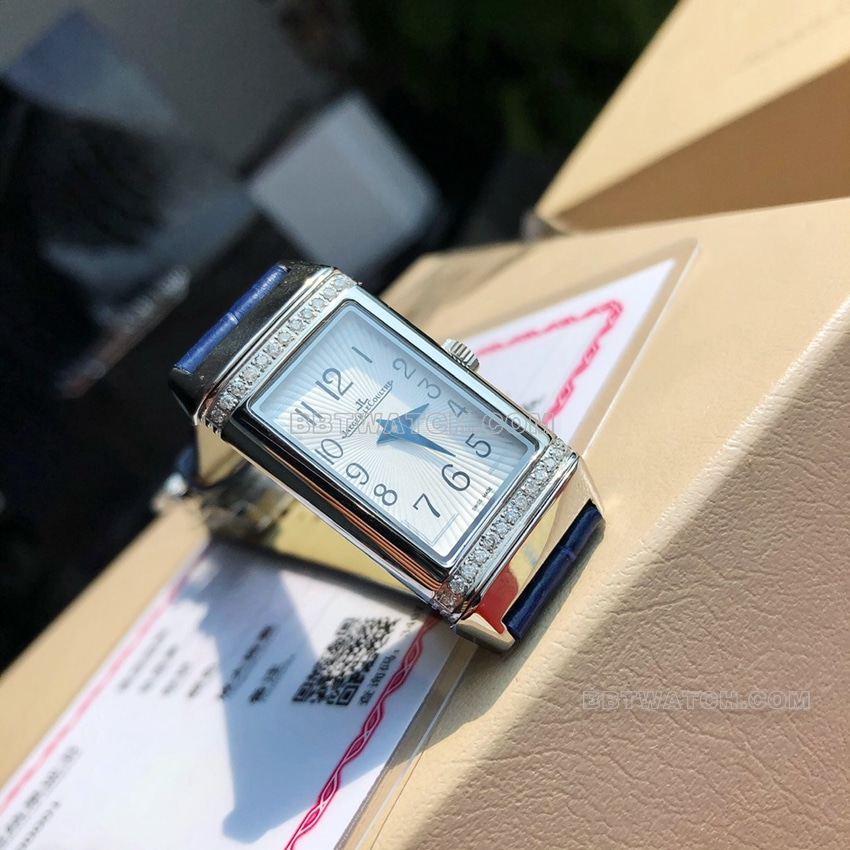 原单积家翻转腕表顶级一比一高仿白盘蓝色皮带款3288420正面实拍图