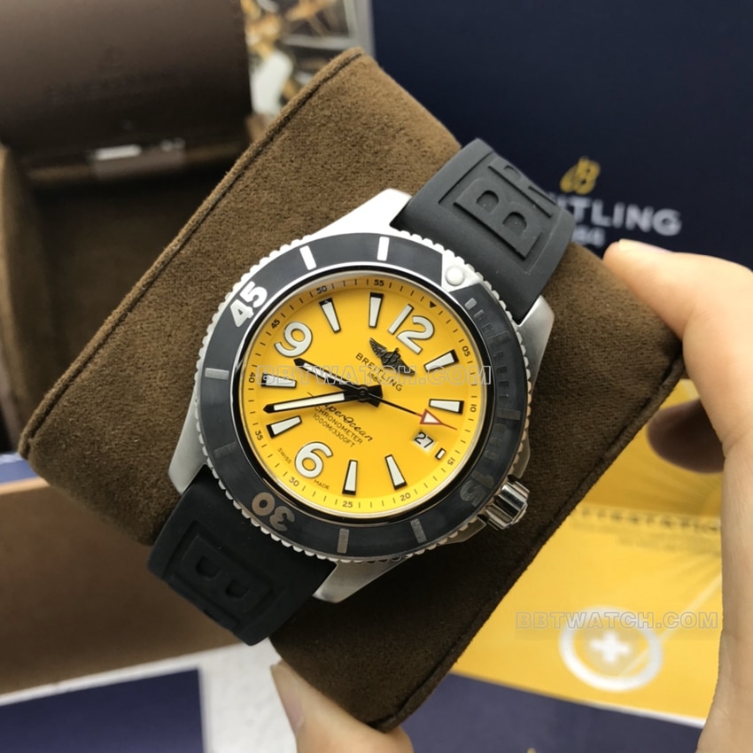 原单百年灵超级海洋顶级一比一精仿黄盘橡胶款A17367021I1S2正面实拍图
