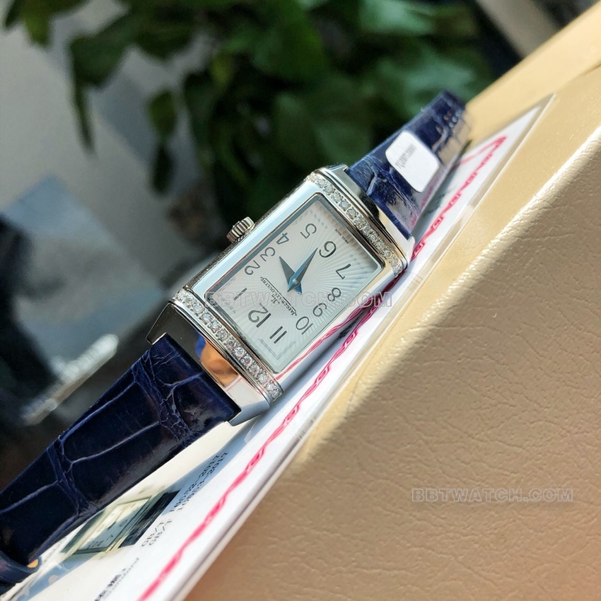 原单积家翻转腕表顶级一比一高仿白盘蓝色皮带款3288420正面实拍图