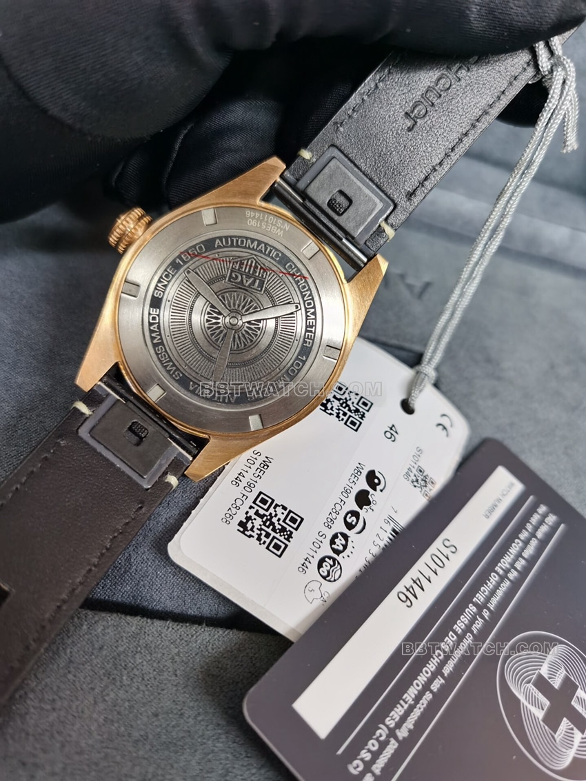 原单泰格豪雅一比一顶级复刻绿盘青铜WBE5190.FC8268背面实拍图