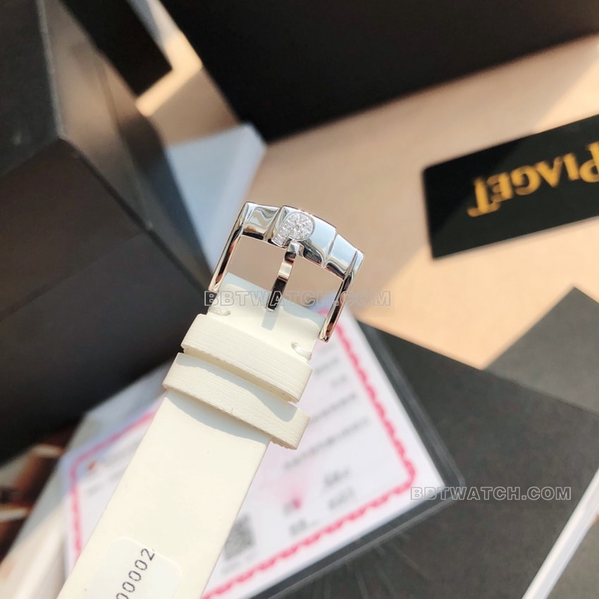 原单伯爵珠宝腕表顶级复刻白盘钻圈白色皮带款G0A41189表扣实拍图