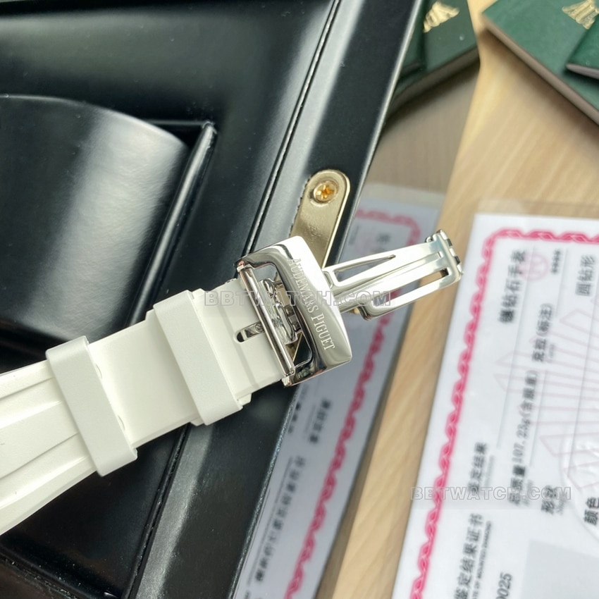 原单爱彼皇家橡树离岸型顶级复刻银盘钻圈计时26231ST表扣实拍图