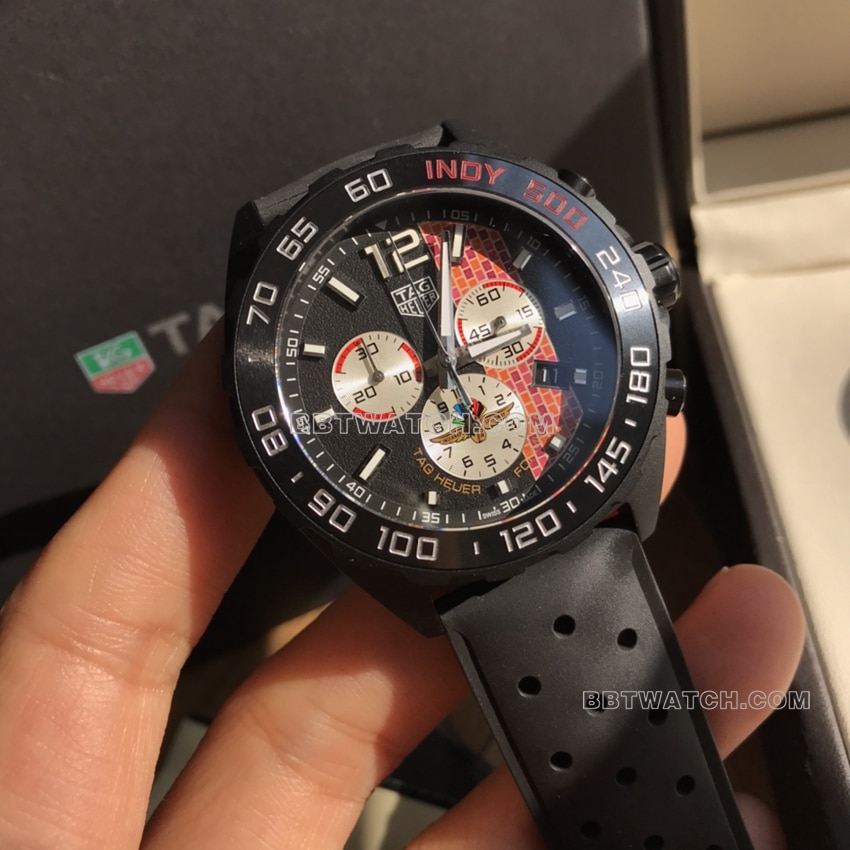 泰格豪雅F1一比一超A精仿黑色熊猫盘CAZ101AD.FT8024正面实拍图