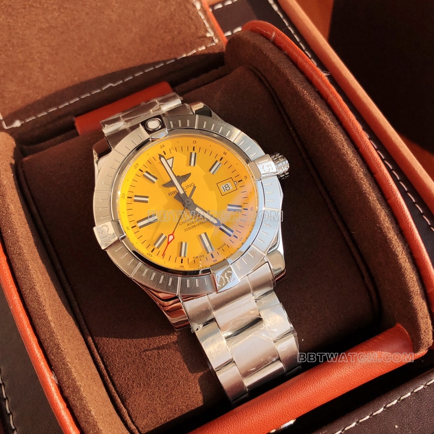 原单百年灵复仇者超A高仿黄盘钢带款A17319101I1A1正面实拍图