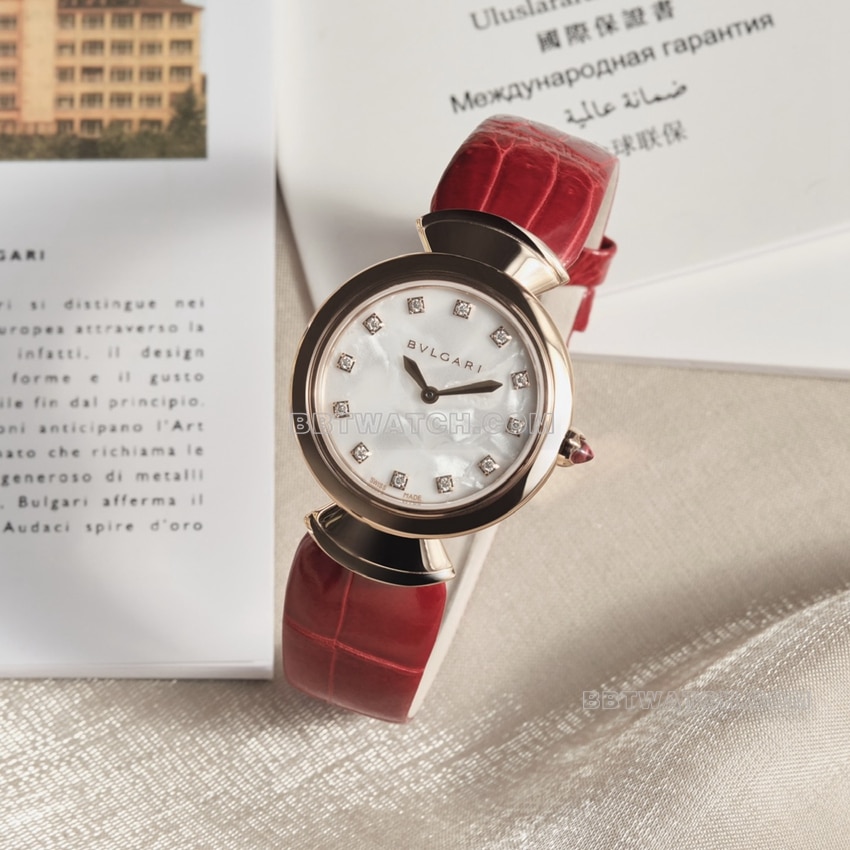 原单宝格丽顶级复刻白色醋酸纤维表盘玫瑰金皮带款102840正面实拍图