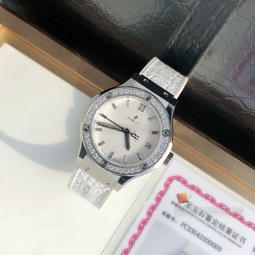 原单宇舶经典融合顶级一比一高仿白盘钻圈正面实拍图