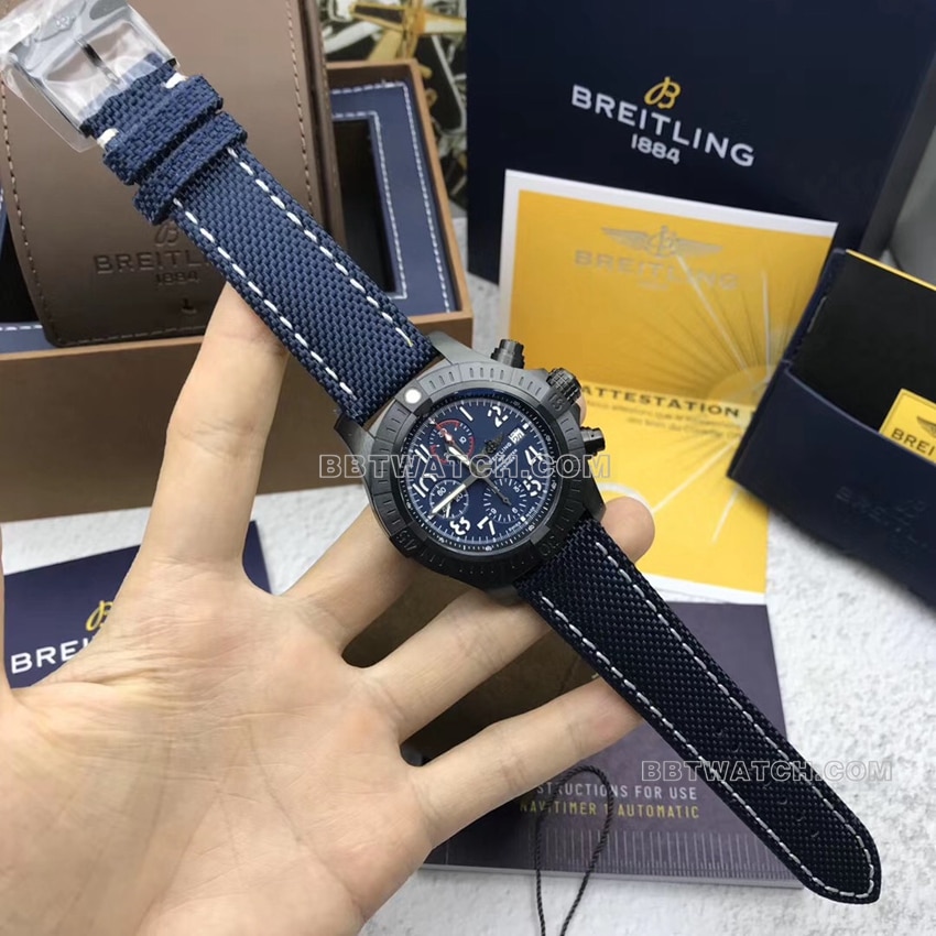 原单百年灵复仇者顶级复刻蓝盘钛合金V13375101C1X1正面实拍图