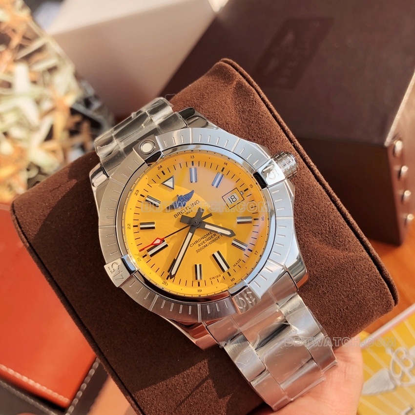 原单百年灵复仇者超A高仿黄盘钢带款A17319101I1A1正面实拍图