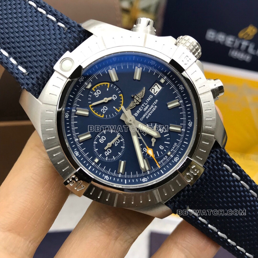 原单百年灵复仇者顶级一比一精仿蓝盘A13317101C1X2正面实拍图