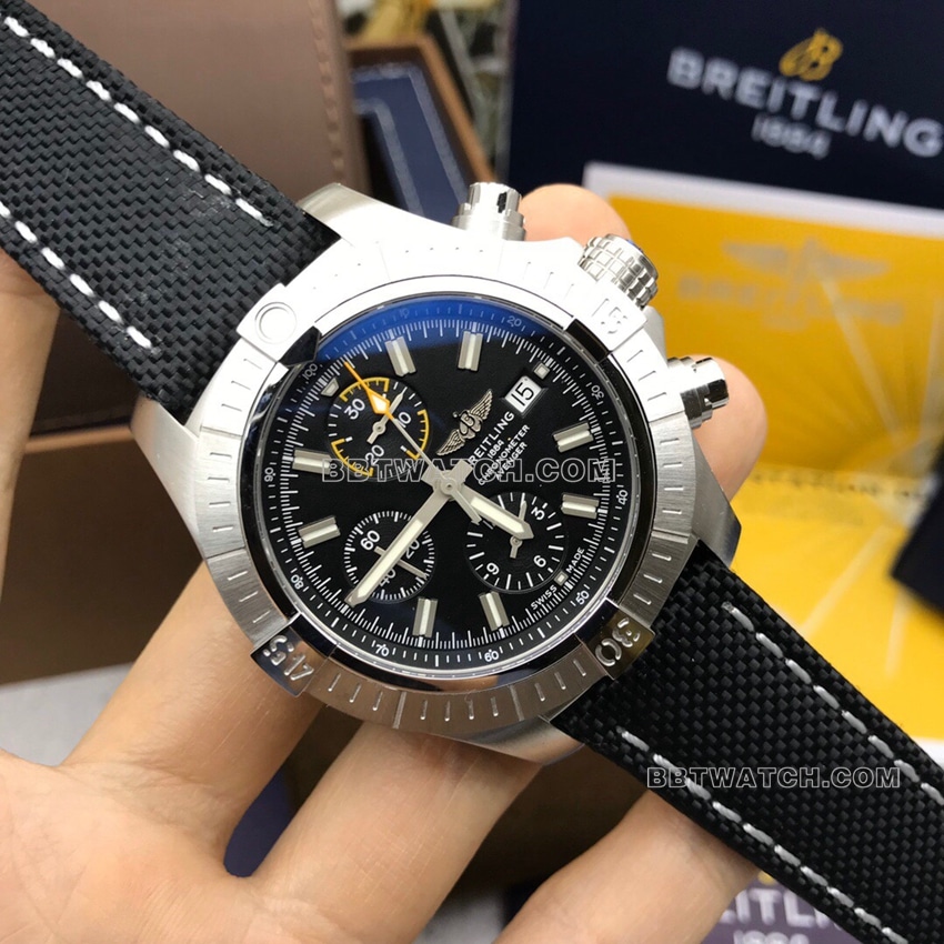 原单百年灵复仇者顶级一比一高仿黑盘A13317101B1X2正面实拍图