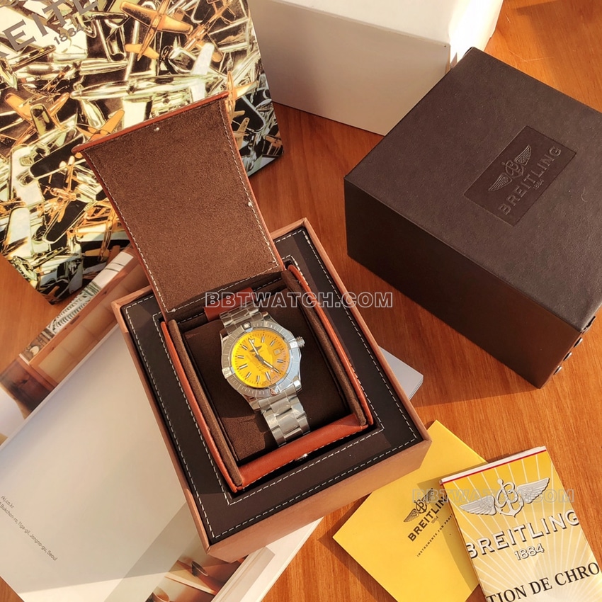 原单百年灵复仇者超A高仿黄盘钢带款A17319101I1A1正面实拍图