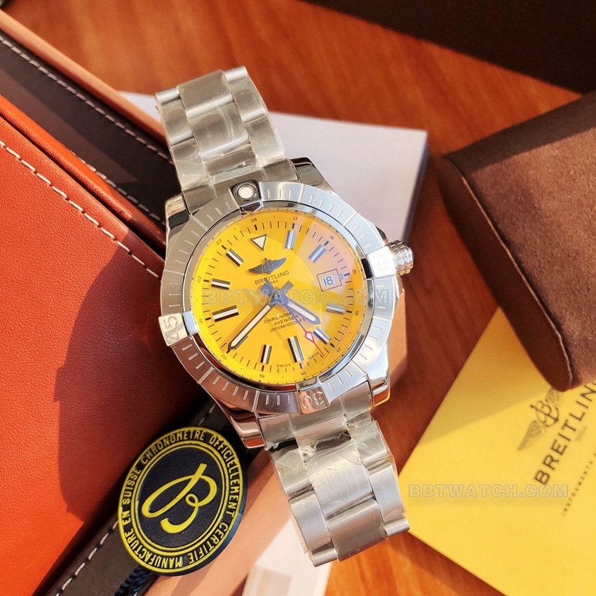 原单百年灵复仇者超A高仿黄盘钢带款A17319101I1A1正面实拍图