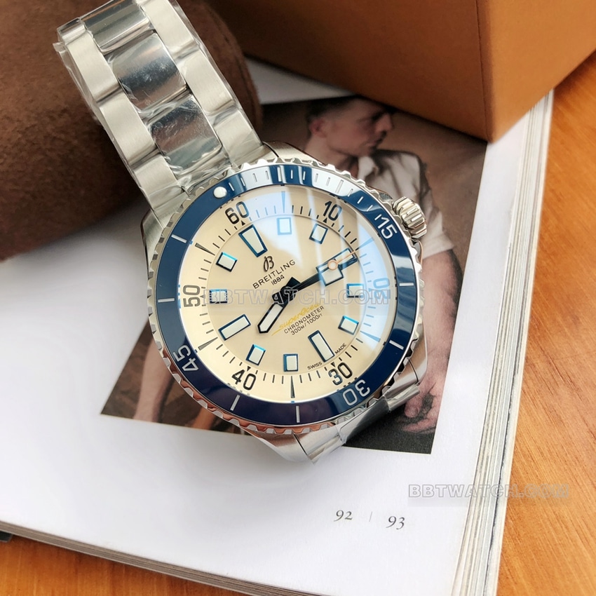 原单百年灵超级海洋一比一超A精仿白盘钢带款A17375E71G1A1正面实拍图