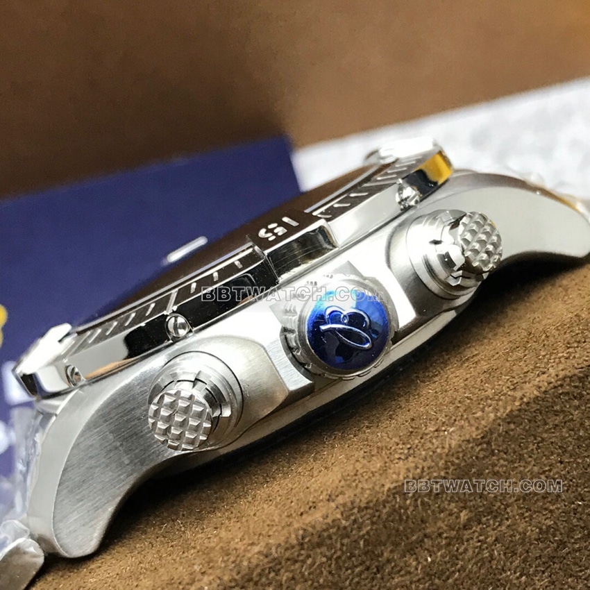 原单百年灵复仇者一比一超A精仿黑盘钢带款A13317101B1A1侧面实拍图