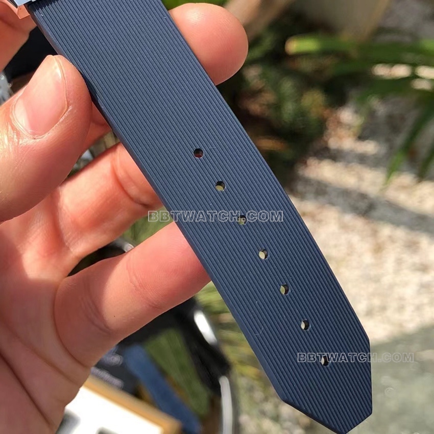 原单宇舶经典融合一比一超A精仿蓝盘542.NX.7170.RX表带实拍图