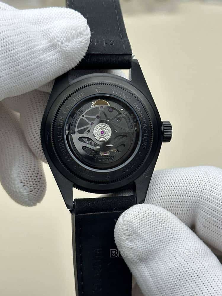 GR帝舵碧湾顶级一比一精仿蓝盘皮带款M79210背面实拍图